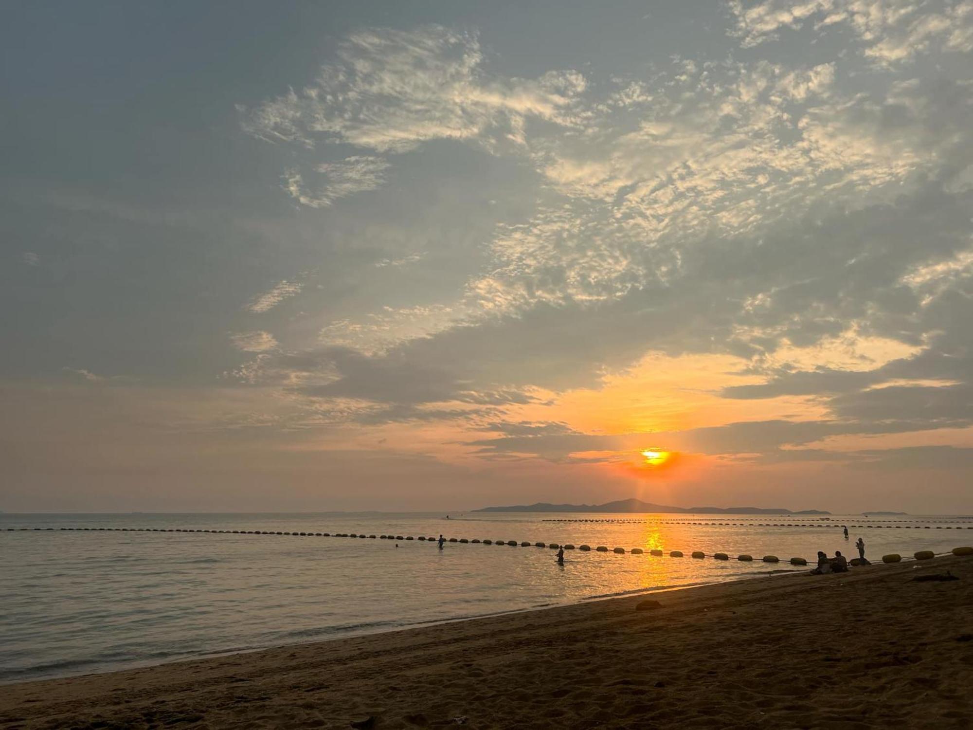 Soetnos Praia de Jomtien Exterior foto